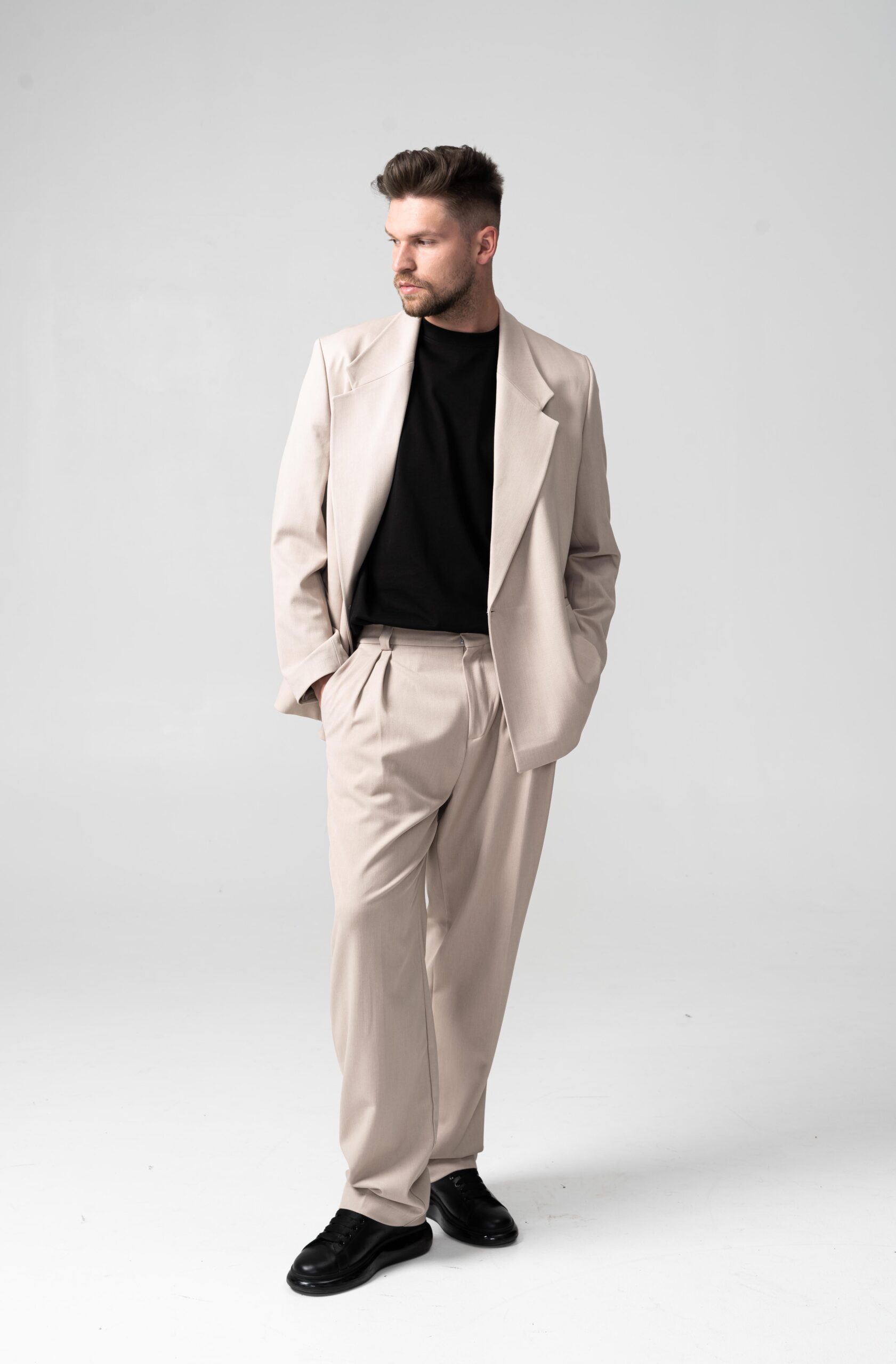 SMĖLIO SPALVOS KOSTIUMAS - Image 5