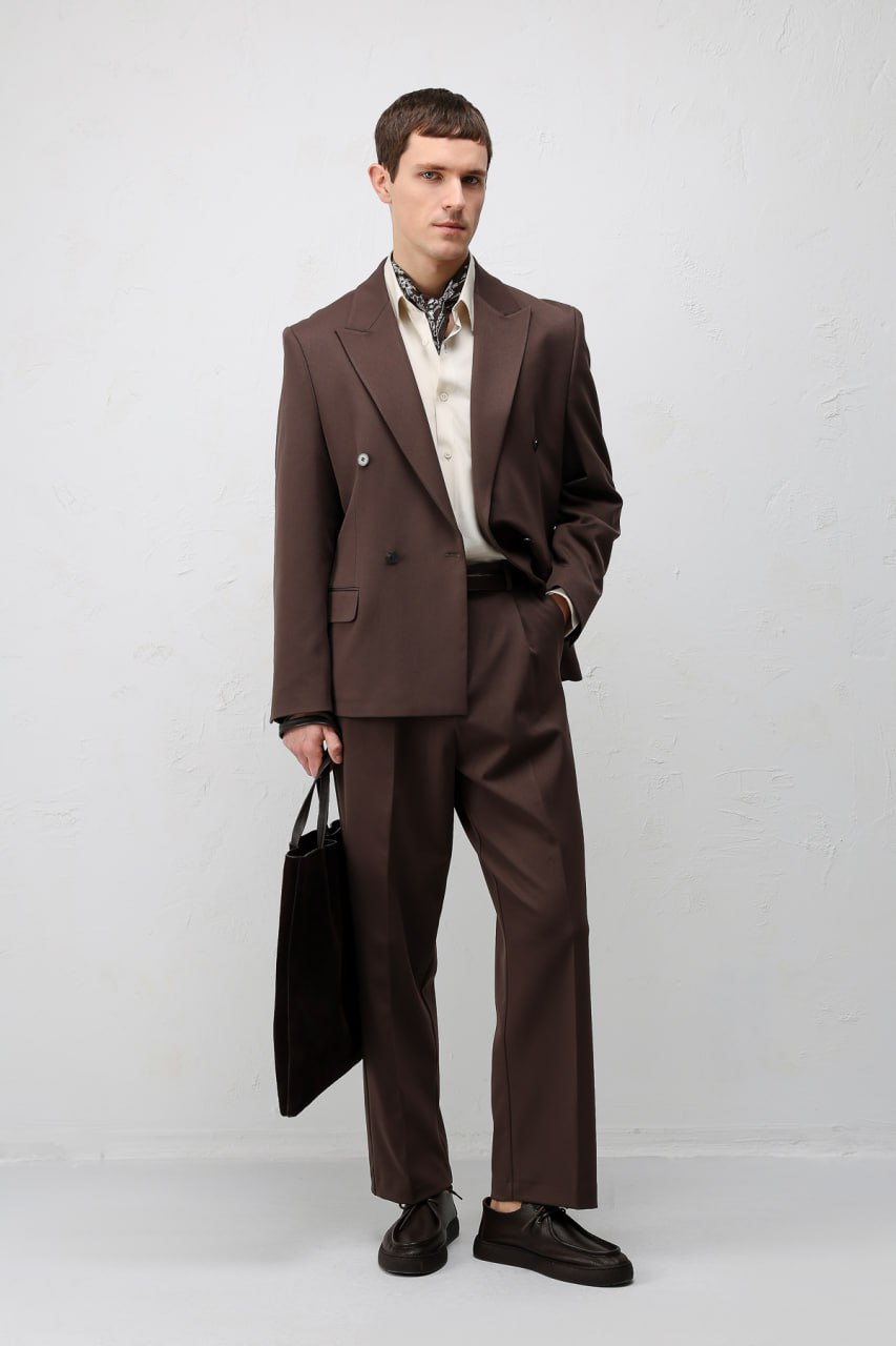 TAILORED DOUBLE-BREASTED SUIT