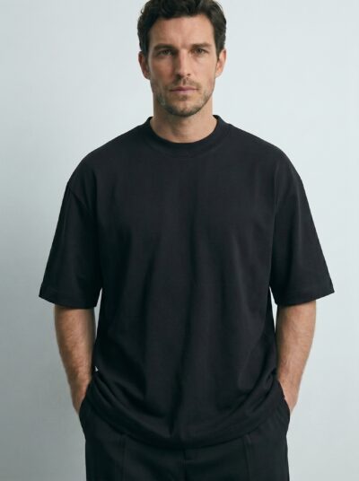 JUODI MARŠKINĖLIAI