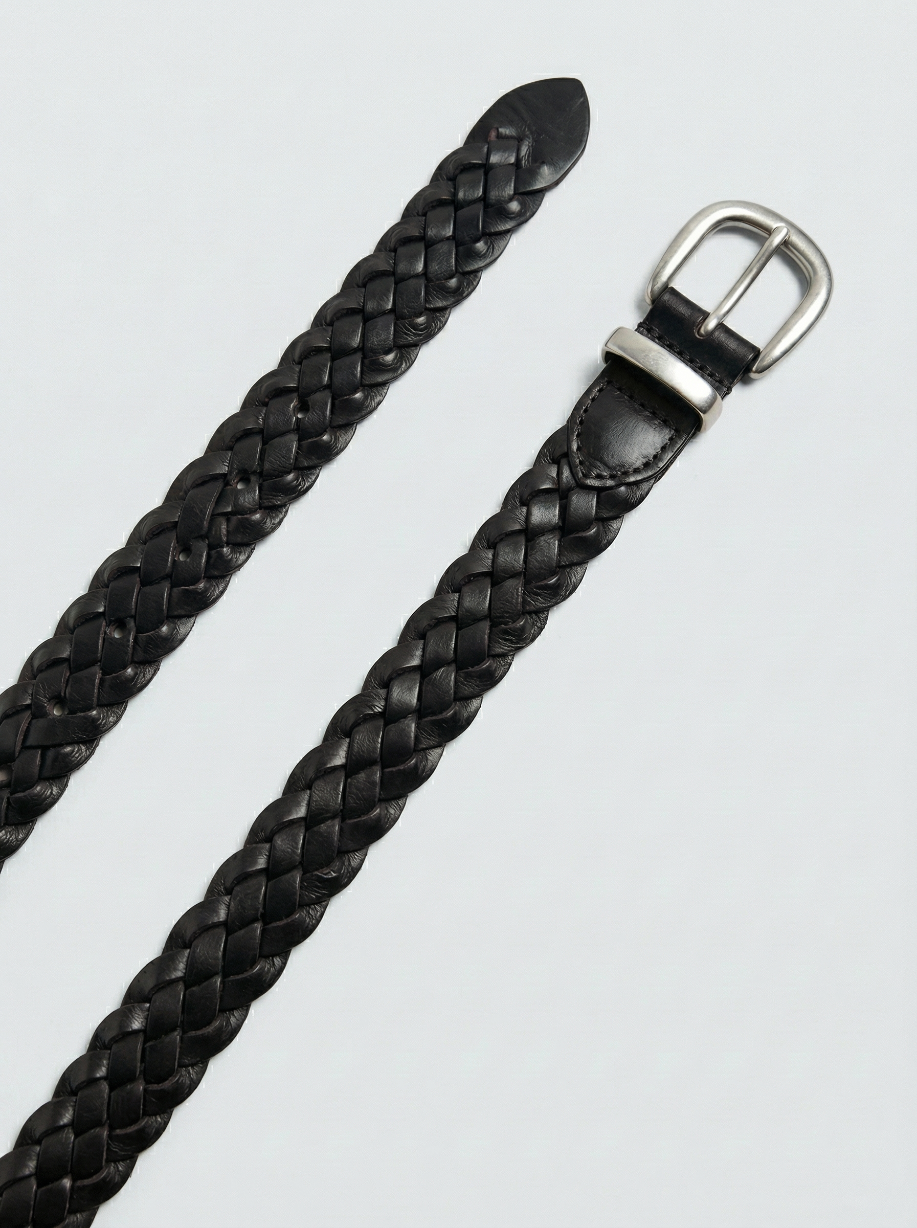 JUODAS ODINIS DIRŽAS